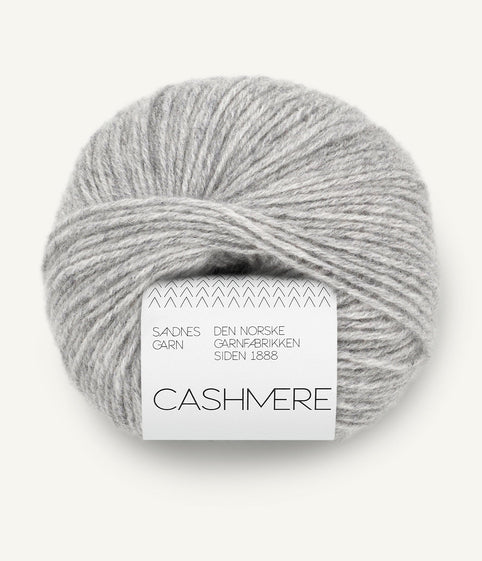 Sandnes Cashmere, ett nystan blir en lyxig scarf.