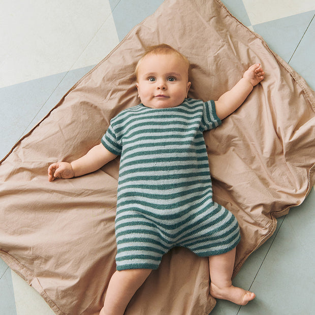 2603_05 Theodore playsuit baby - beskrivning
