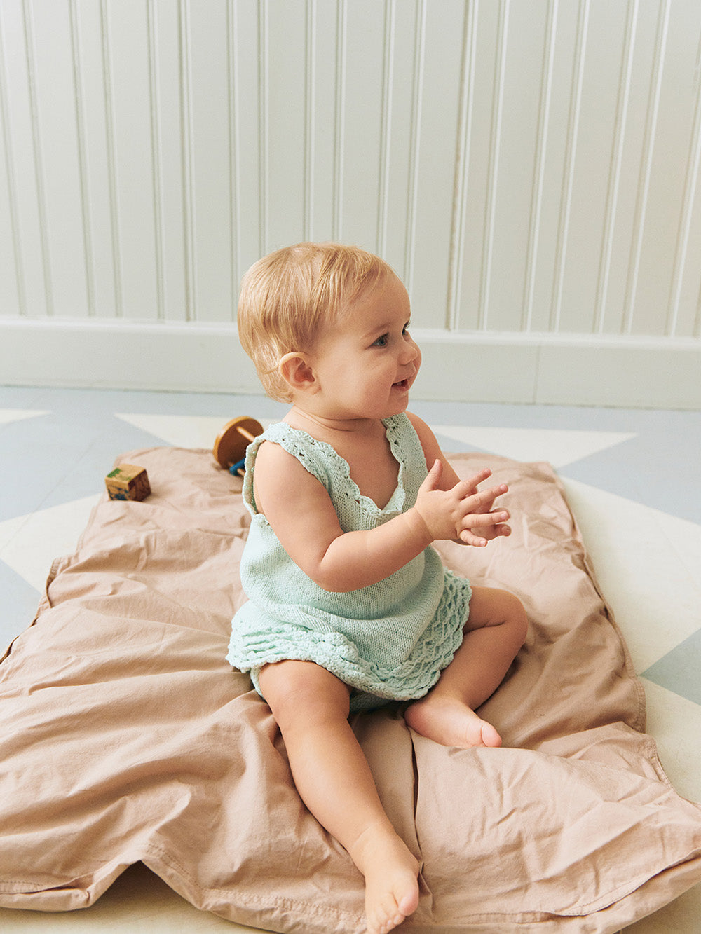2603_07 Rosette top, pants & bloomer baby - beskrivning