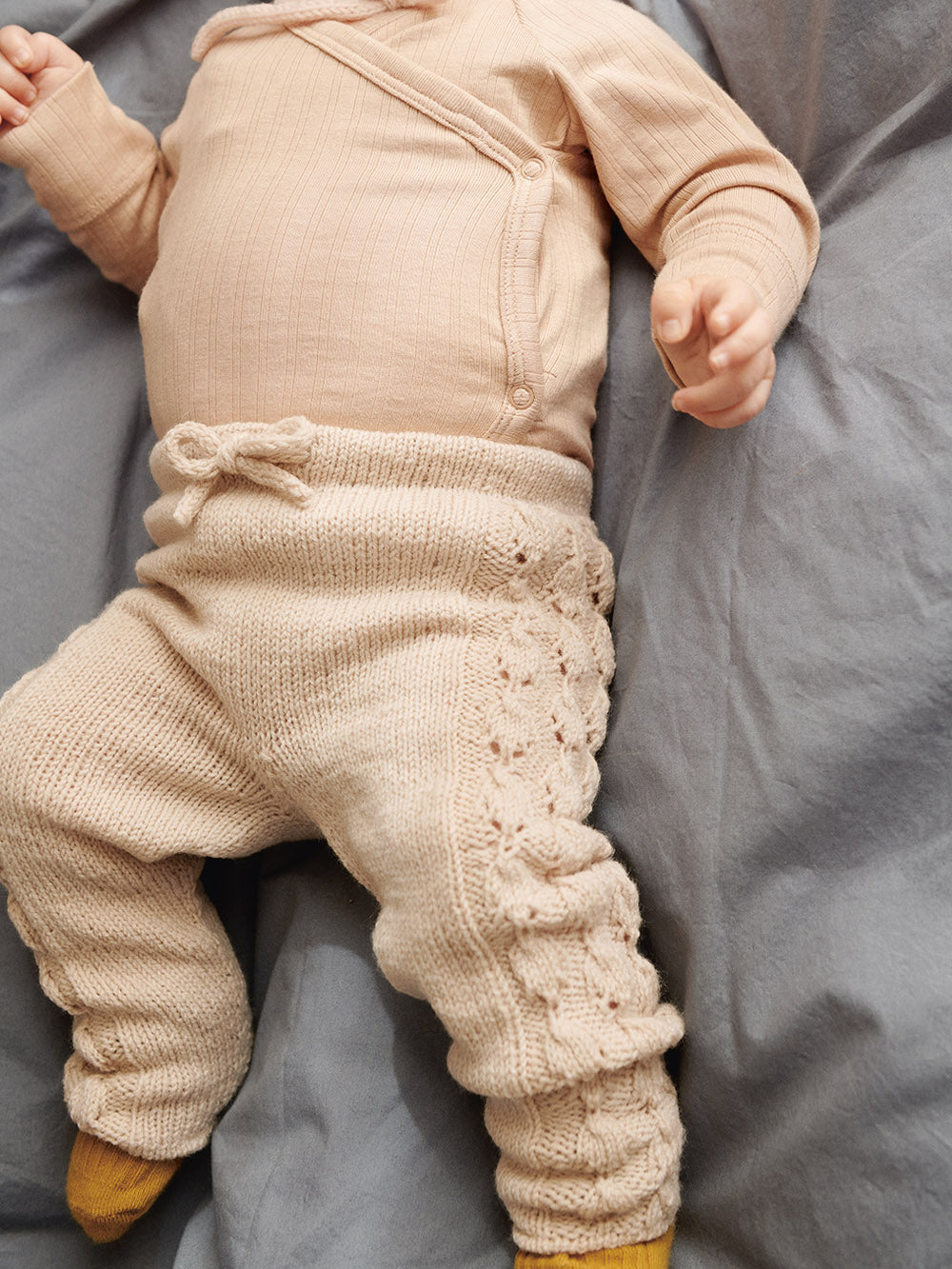 2413_2d lilja tights baby beskrivning