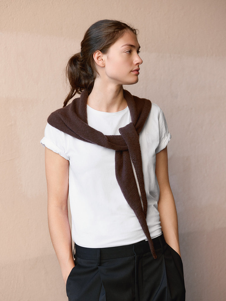 2508_03 Triangle scarf Beskrivning