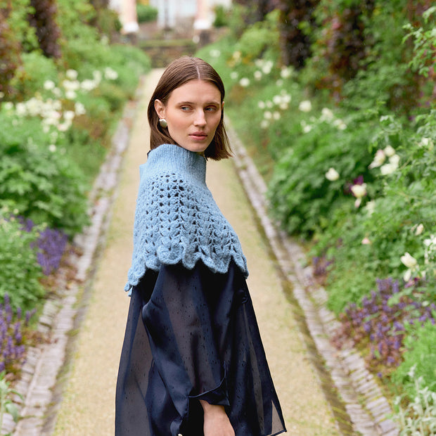 Flowerfield poncho 2606_15 Sandnes - beskrivning