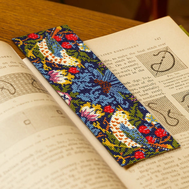 DMC William Morris bokmärke - broderi kit Strawberry Thief