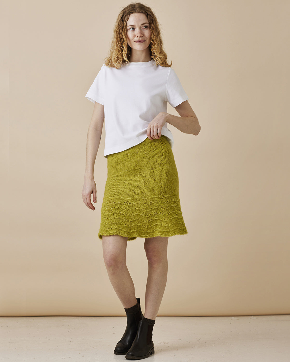 892203 Kjol i Sally - beskrivning