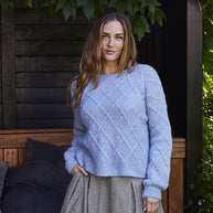 892205 Tröja med flätor i Sally - kit