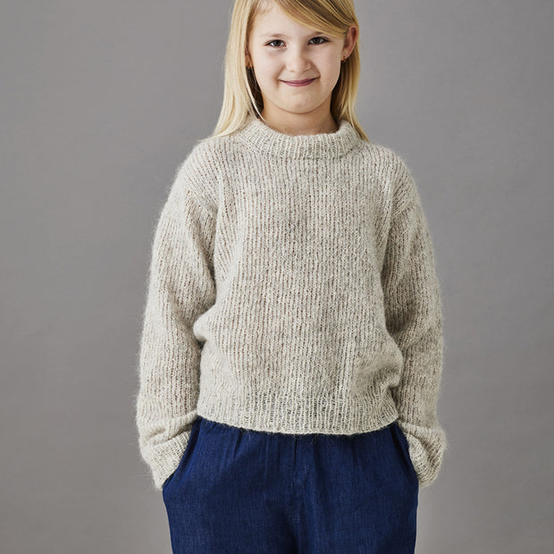 892310 Tröja med nerhasad axel i Nanna beskrivning