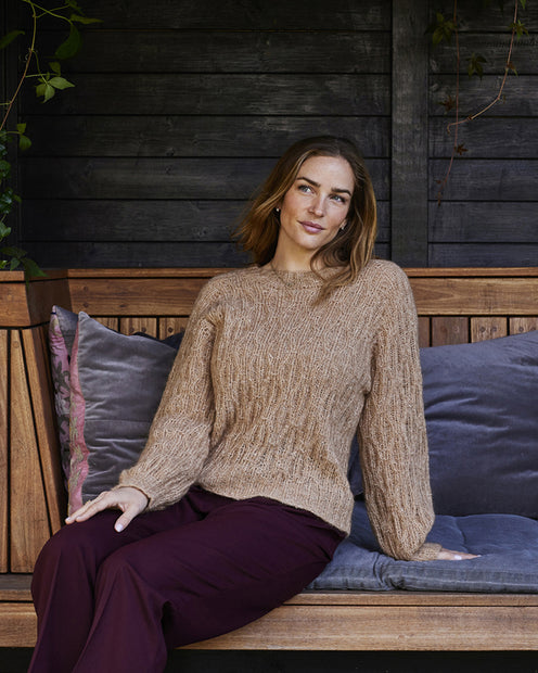 892314 Strukturstickad tröja i Nanna - kit