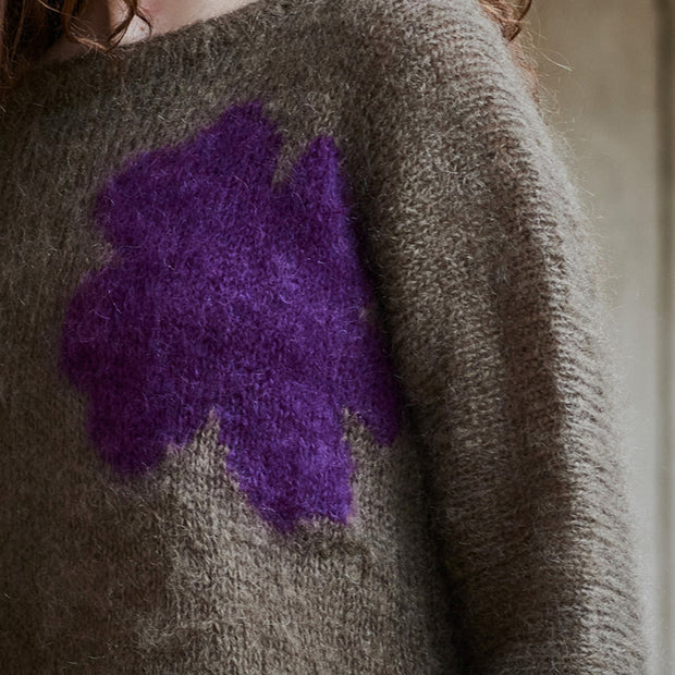 Tröja med intarsia mönster i Bella 8932134 - beskrivning