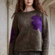 Tröja med intarsia mönster i Bella 8932134 - beskrivning