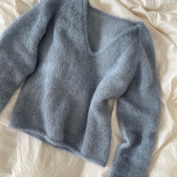 PetiteKnit Cumulus blus V-neck beskrivning