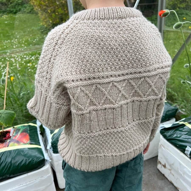 PetiteKnit Ingrid sweater junior beskrivning