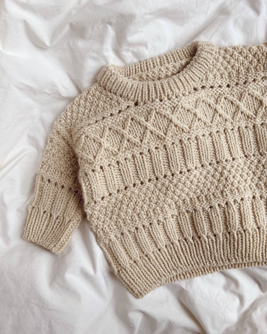 PetiteKnit Ingrid sweater baby beskrivning