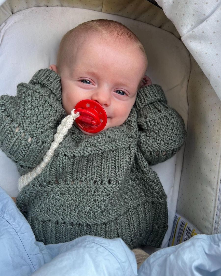 PetiteKnit Ingrid sweater baby beskrivning