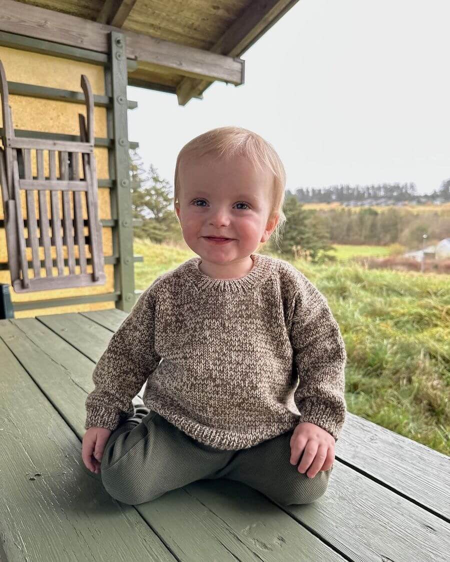 PetiteKnit Melange sweater baby beskrivning