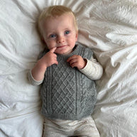 Petiteknit Moby slipover baby beskrivning