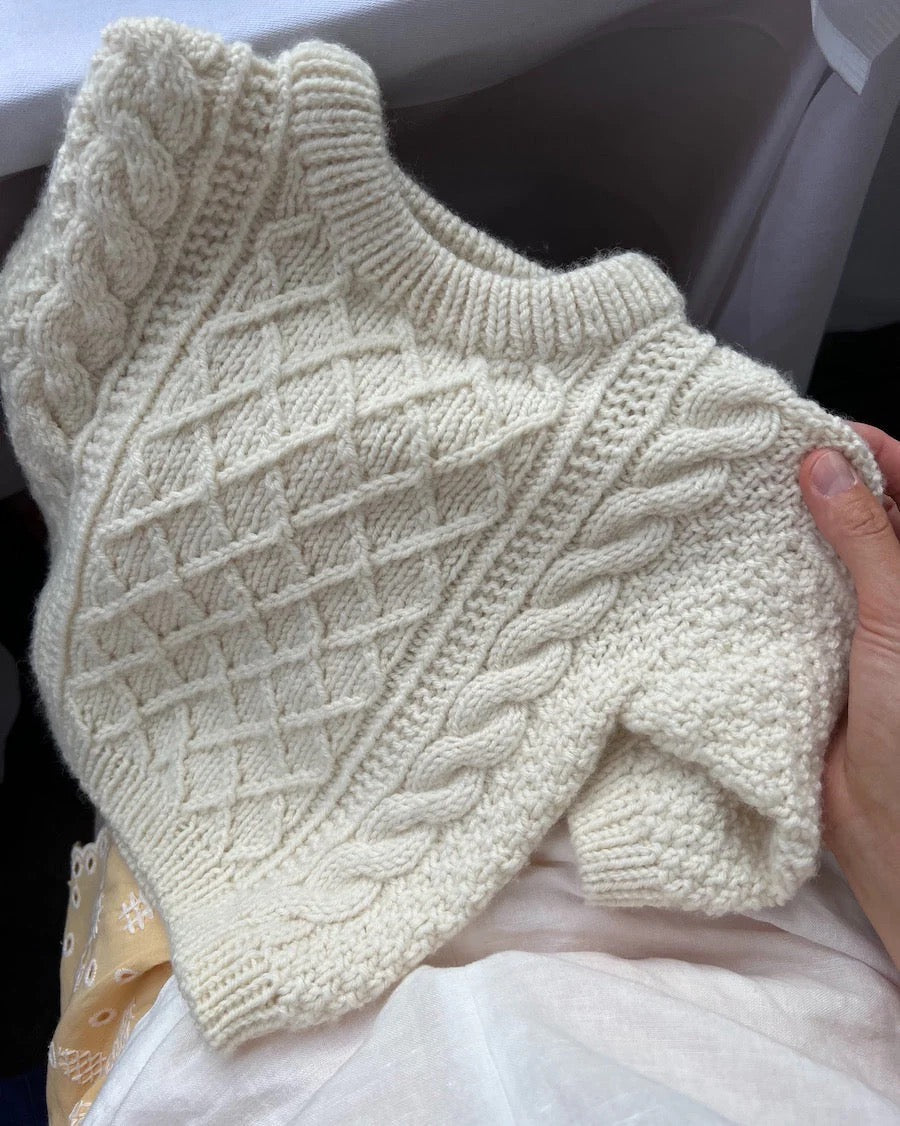 PetiteKnit Moby sweater baby beskrivning