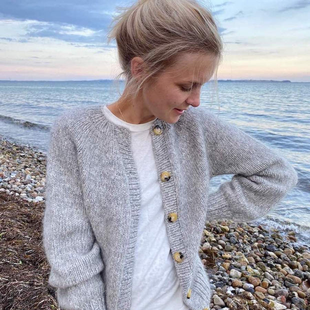 PetiteKnit Novice cardigan chunky edition beskrivning