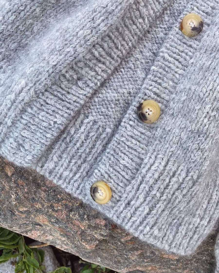 PetiteKnit Novice cardigan chunky edition beskrivning