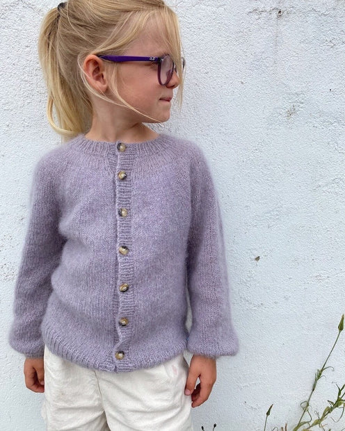 PetiteKnit Novice cardigan junior mohair edition beskrivning