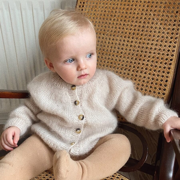 PetiteKnit Novice cardigan mini - mohair edition beskrivning