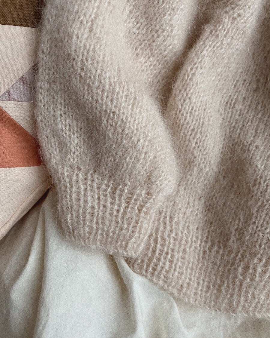 PetiteKnit Novice cardigan mini - mohair edition beskrivning