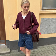 Petiteknit Scarlet cardigan beskrivning