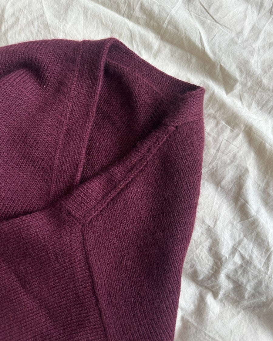 Petiteknit Scarlet cardigan beskrivning