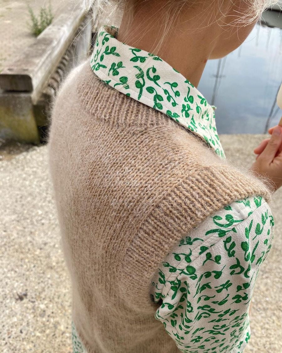 PetiteKnit Stockholm slipover v-neck beskrivning