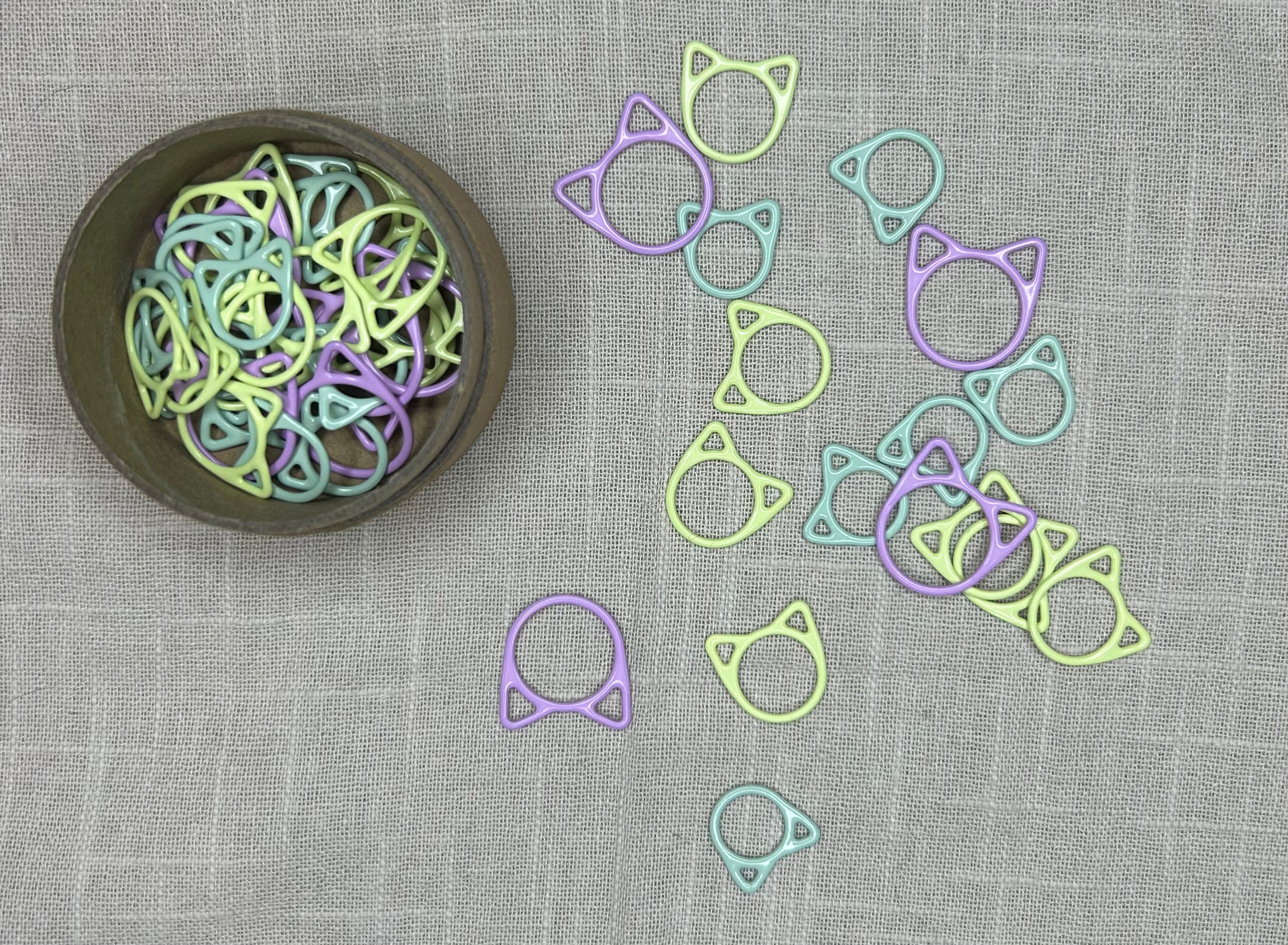 Katia stickmarkörer i burk 