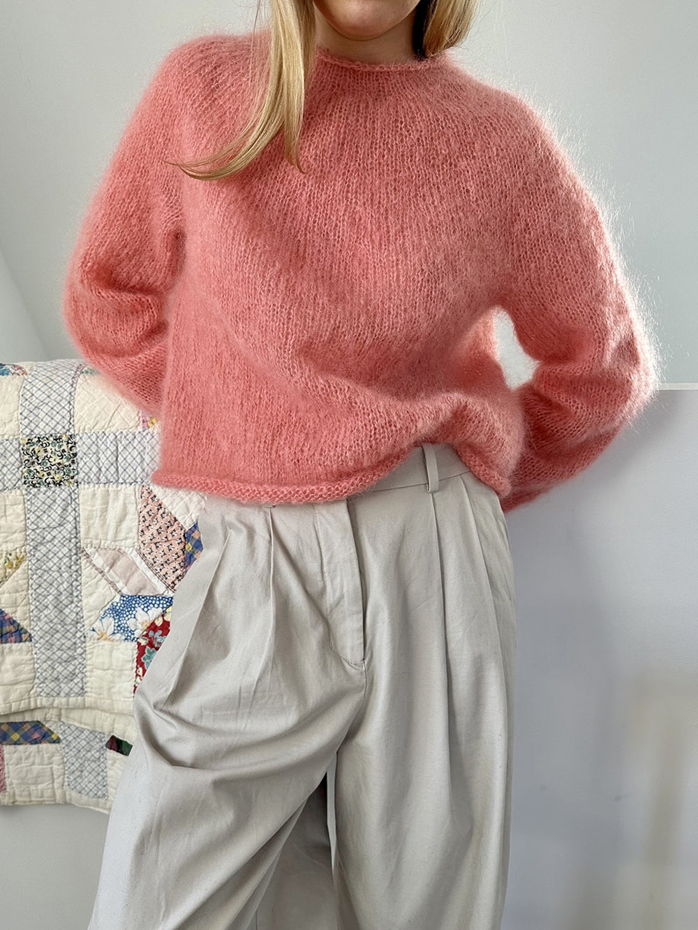 Plain Yoke sweater LeKnit - beskrivning