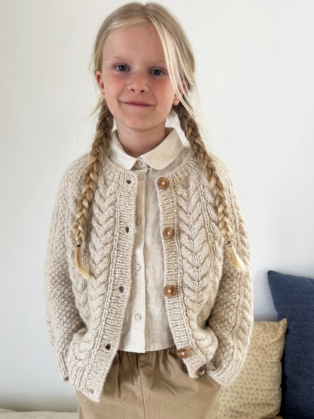 Siri cardiagan junior - LeKnit beskrivning