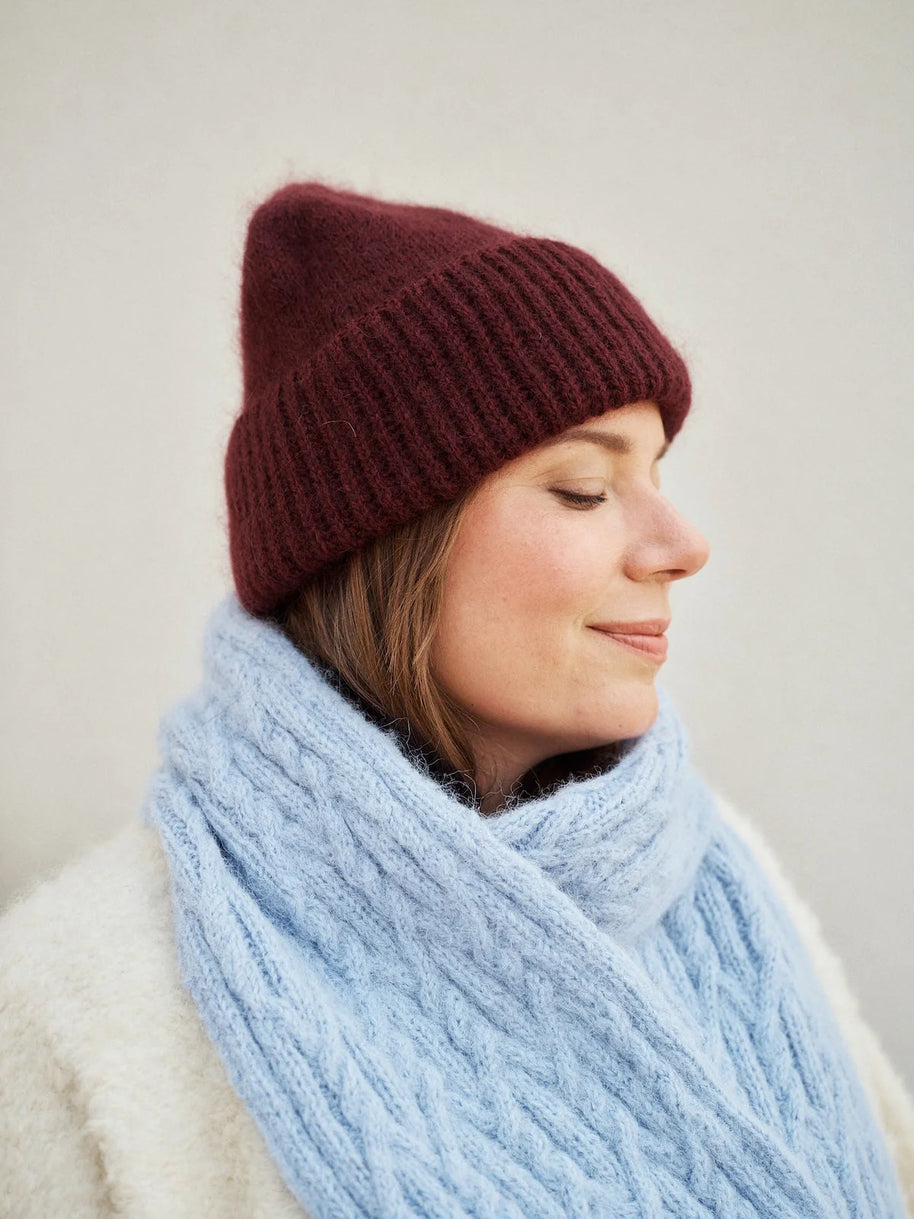 Foundations: 20 knitted accessories Laine - bok