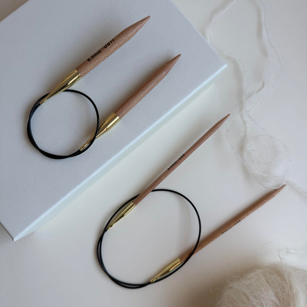 Knitpro Basix Beech Rundstickor i trä.