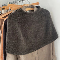 Plain yoke poncho LeKnit - beskrivnig