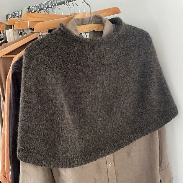 Plain yoke poncho LeKnit - beskrivnig