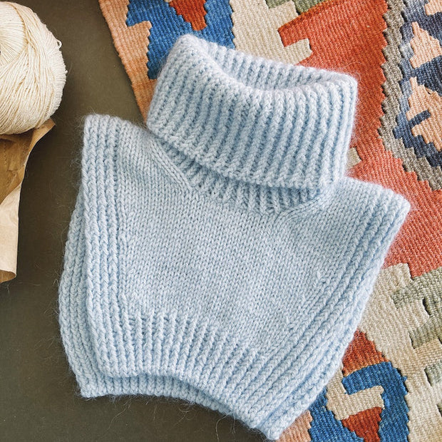 Terrazzo neck junior PetiteKnit - beskrivning