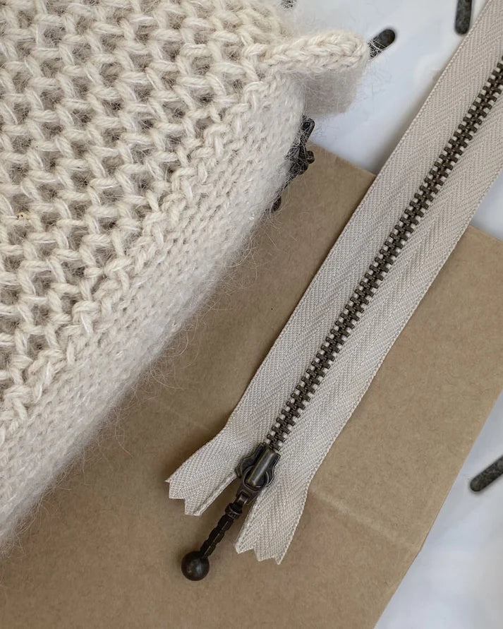 PetiteKnit Zipper - 28 cm Sand