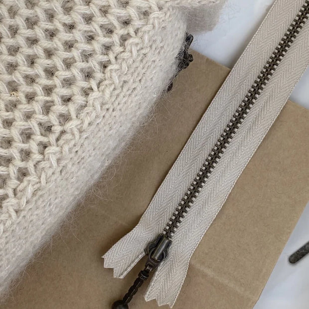 PetiteKnit Zipper - 28 cm Sand